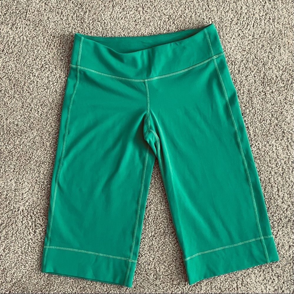Vintage Luluemon Green sz 6 crop - Picture 11 of 12